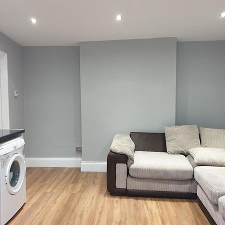 Lovely 1 Bedroom Flat High Barnet 3 Mins Away Eksteriør bilde