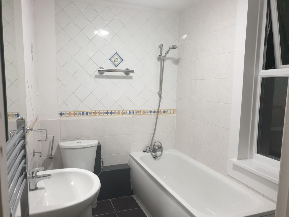 Lovely 1 Bedroom Flat High Barnet 3 Mins Away Eksteriør bilde