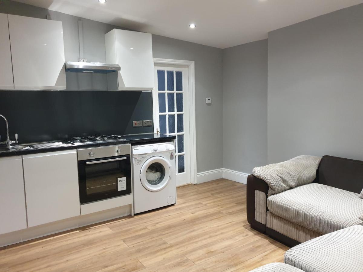 Lovely 1 Bedroom Flat High Barnet 3 Mins Away Eksteriør bilde