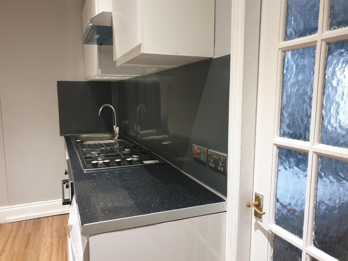 Lovely 1 Bedroom Flat High Barnet 3 Mins Away Eksteriør bilde